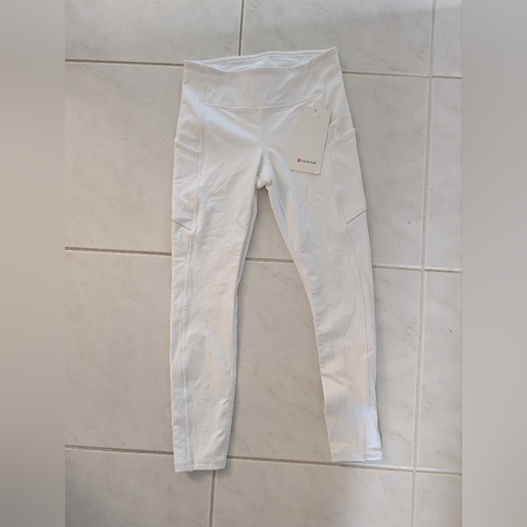 NWT Lululemon Speed Up 7/8 Tight White Full-On Luxtreme Size 6 - Picture 1 of 5